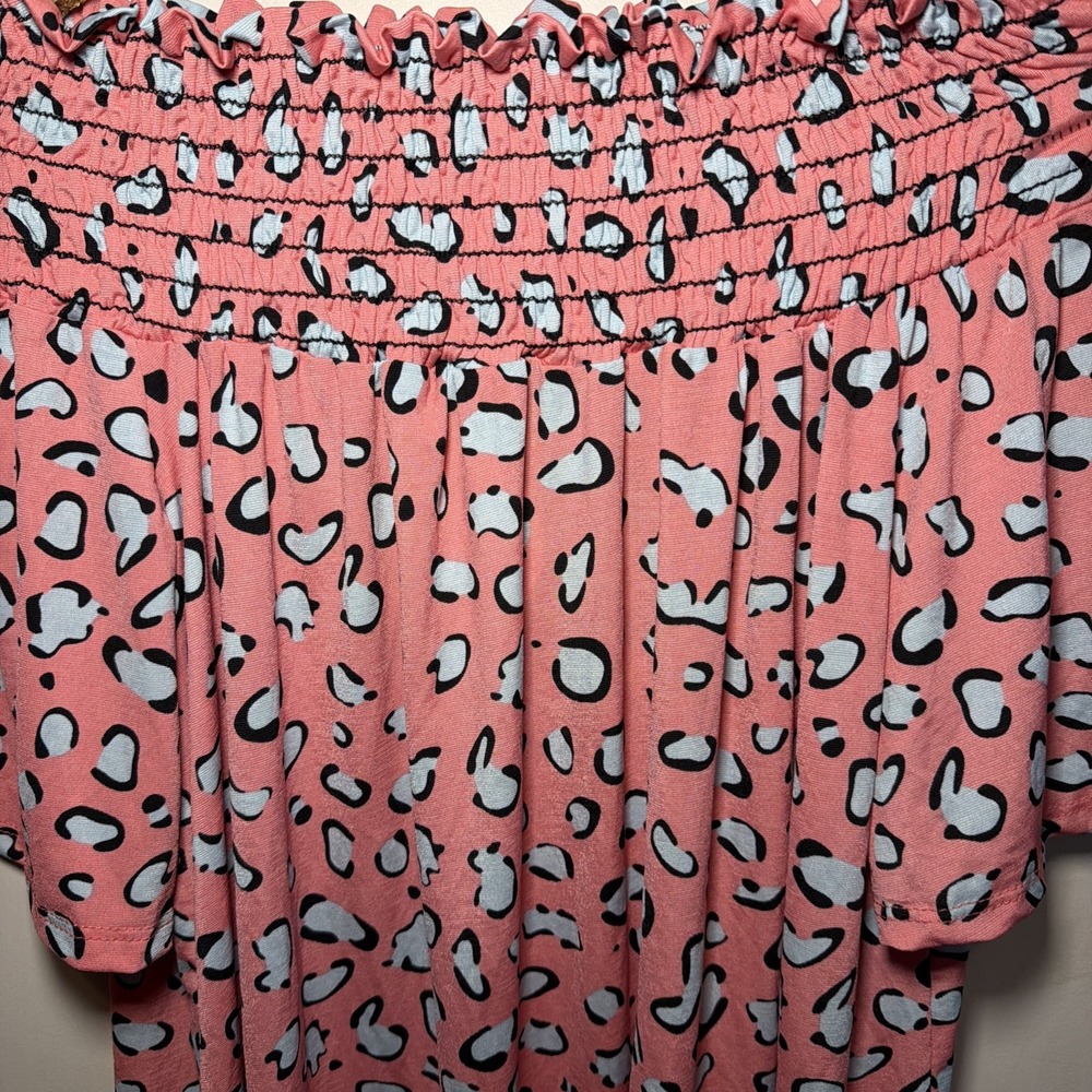 Heimish Pink Leopard Print Off Shoulder Top Size Small NWT - Picture 2 of 5